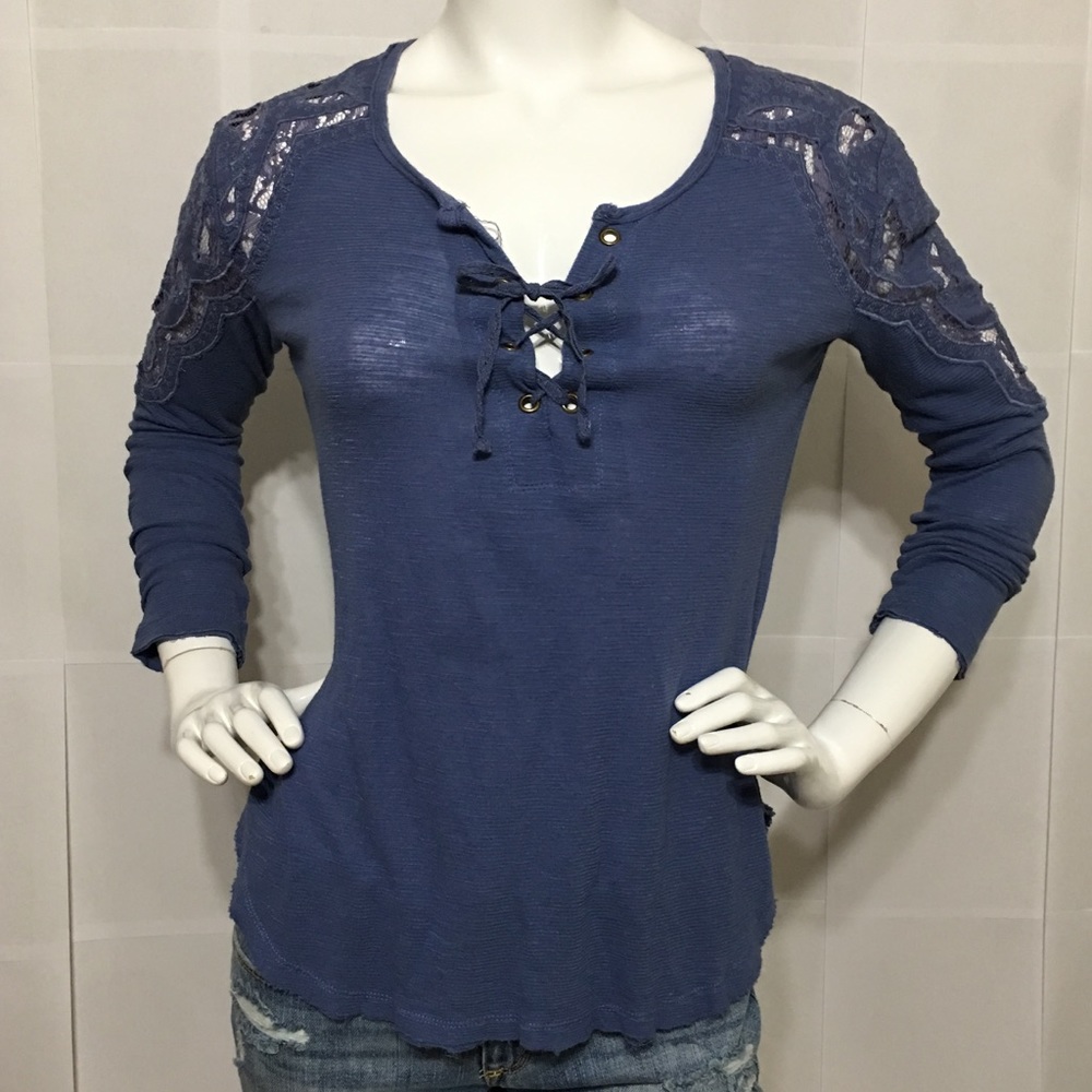 FREE PEOPLE LACE UP BOHO TOP CROCHET/LACE SLEEVES